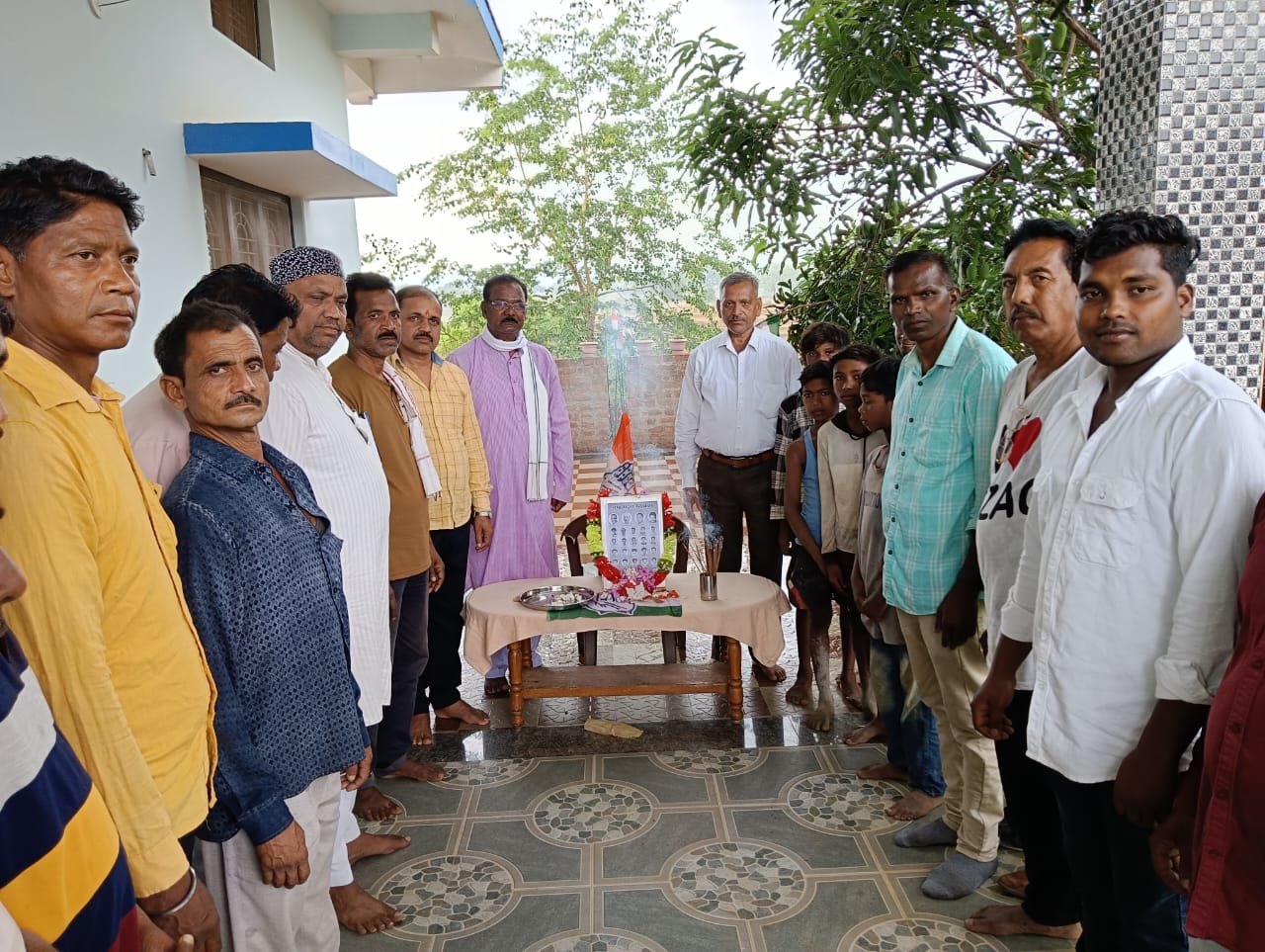 35 कॉंग्रेषियों का निर्मम हत्या को लेकर कांग्रेस पार्टी शंकरगढ ने दी सर्धांजली