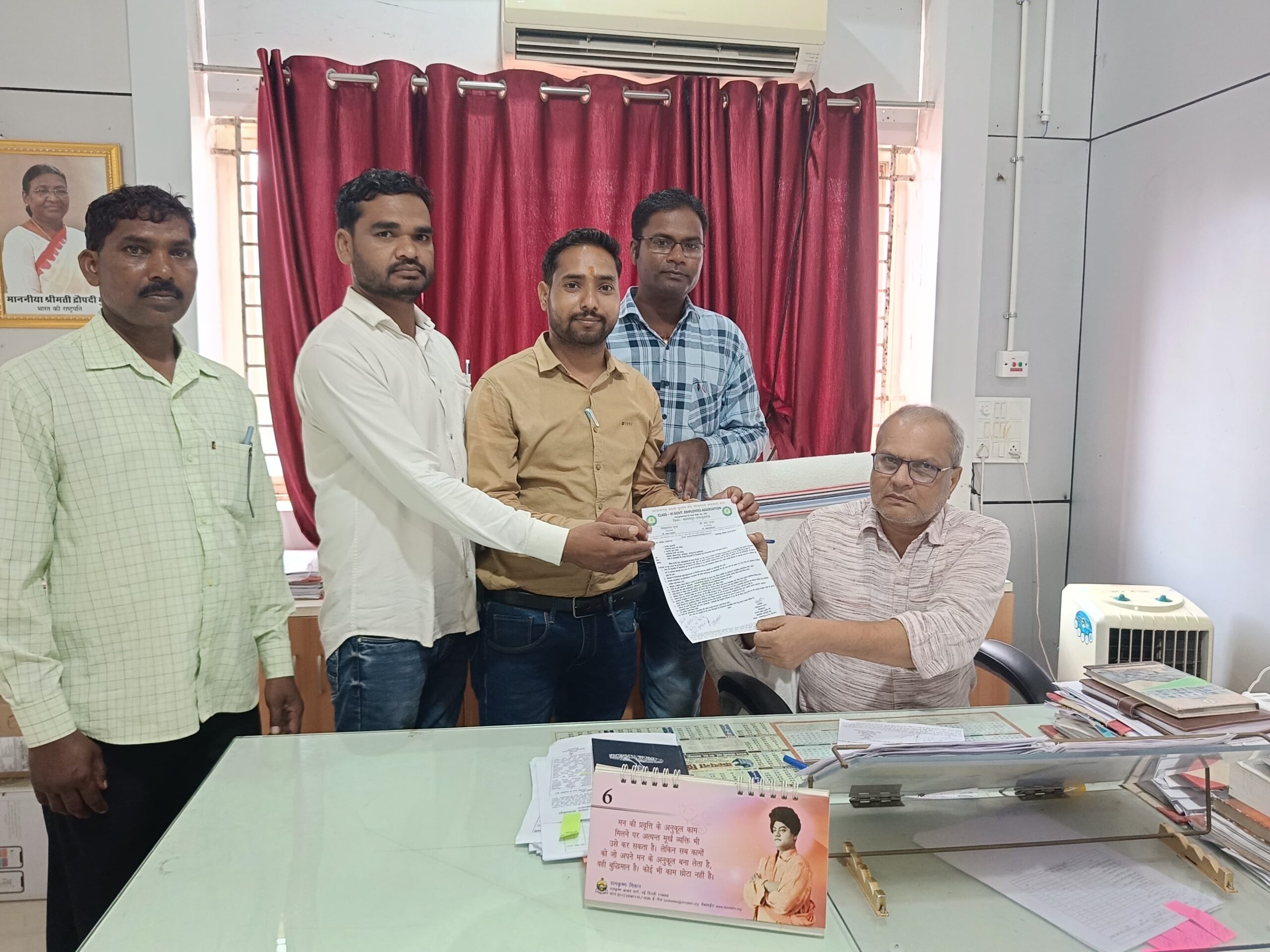 छत्तीसगढ़ तृतीय वर्ग शासकीय कर्मचारी संघ,बलरामपुर ने सौंपा 13 सूत्रीय ज्ञापन