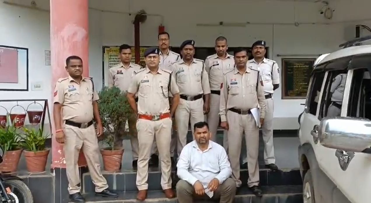गढ़वा झारखण्ड का फरार मवेशी तस्कर को चौकी बसदेई पुलिस ने किया गिरफ्तार, पूर्व में 3 मवेशी तस्कर से 5 लाख 50 हजार के 21 मवेशी की गई थी जप्त